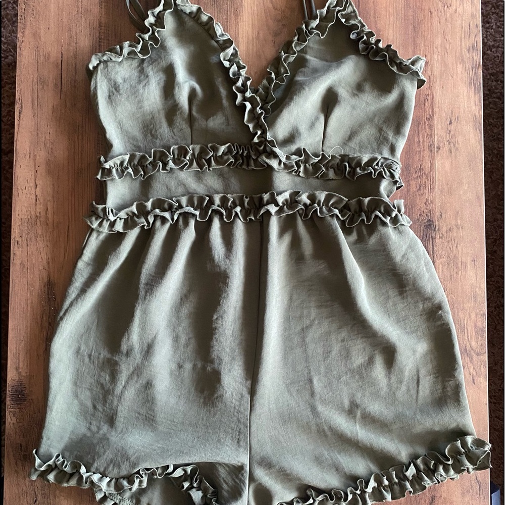 Women’s Iris Ruffle Romper